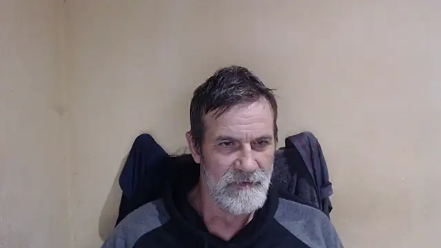 Snapshot of AlexNudo chatting on October 4, 6:35 pm AlexNudo online show from October 4, 6:35 pm