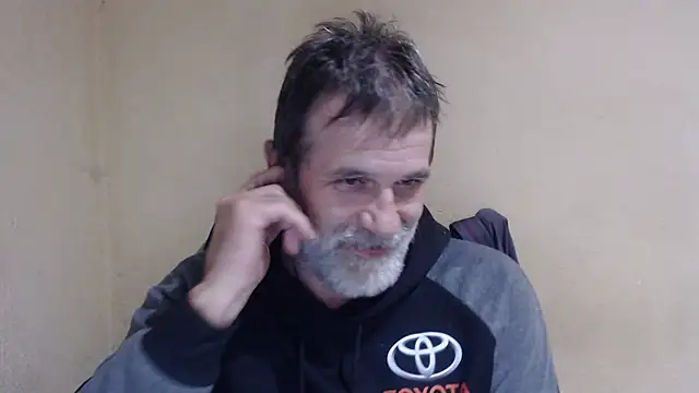 Snapshot of AlexNudo chatting on October 3, 6:35 pm AlexNudo online show from October 3, 6:35 pm