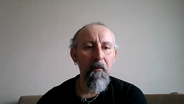 BuckWessle online show from April 10, 10:22 am