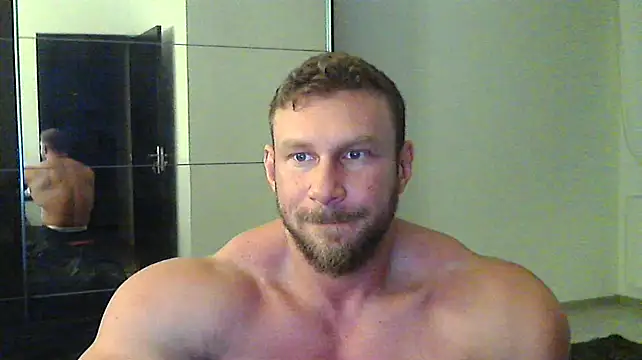 muscularkevin online show from December 30, 2:40 pm