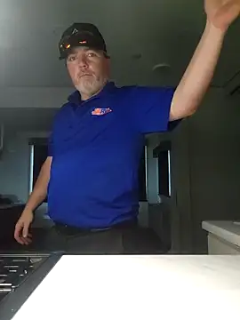 Hotredheadandtoungelasher online show from November 5, 10:23 pm