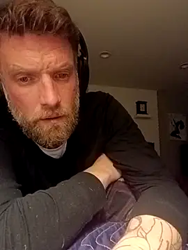 Keeganmichaelclark online show from December 3, 10:32 am