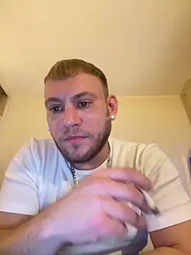 Snapshot of Weestud94 chatting on February 6, 4:58 pm Weestud94 online show from February 6, 4:58 pm
