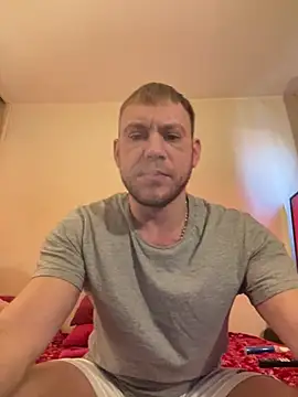 Snapshot of Weestud94 chatting on February 24, 9:43 am Weestud94 online show from February 24, 9:43 am