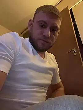 Snapshot of Weestud94 chatting on January 7, 4:16 pm Weestud94 online show from January 7, 4:16 pm