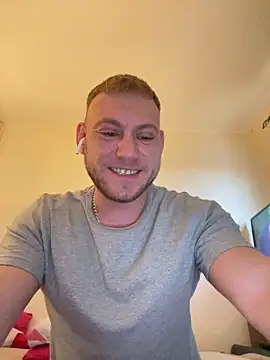 Snapshot of Weestud94 chatting on February 1, 3:18 pm Weestud94 online show from February 1, 3:18 pm