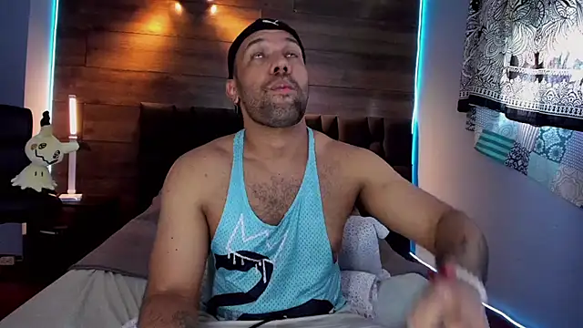 Snapshot of anthonylatynxd chatting on February 13, 3:14 pm anthonylatynxd online show from February 13, 3:14 pm