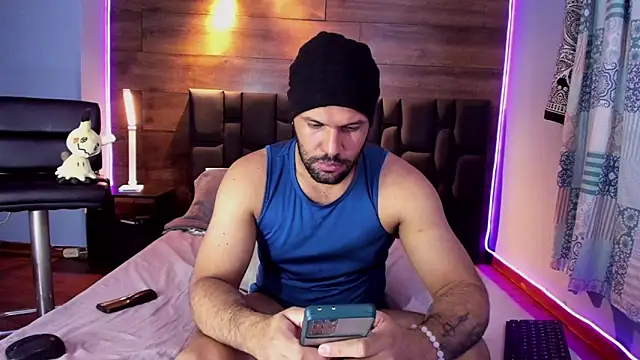 Snapshot of anthonylatynxd chatting on February 1, 2:58 am anthonylatynxd online show from February 1, 2:58 am