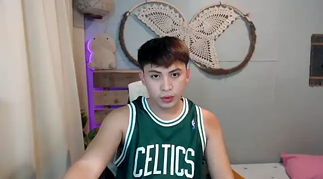 princeJayX online show from December 3, 6:57 am