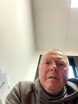 boilinghot123 online show from October 12, 7:35 am