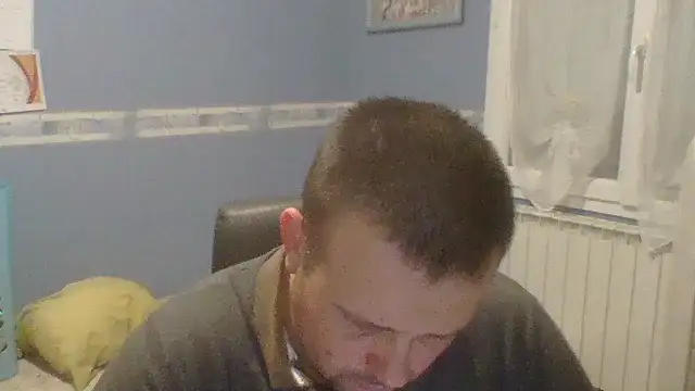 manubm03 online show from November 21, 6:07 pm