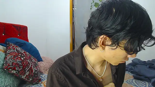 LAICK 01 online show from April 12, 6:04 am