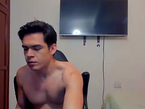 Lucian Gomez  online show from October 20, 6:45 pm