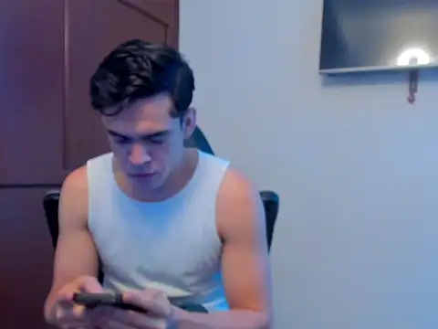 Lucian Gomez  online show from October 7, 7:51 pm