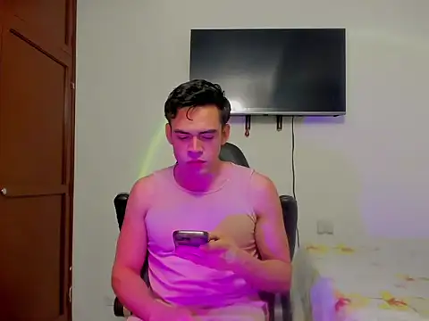 Lucian Gomez  online show from November 22, 9:58 pm