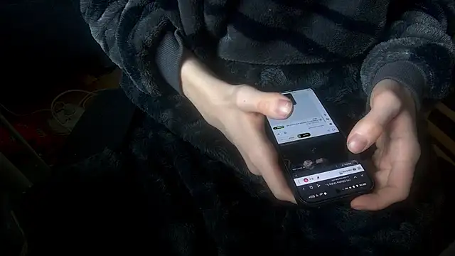 elliotha online show from March 26, 8:18 am