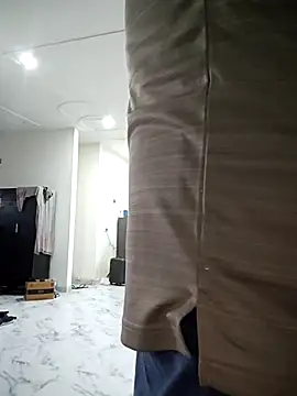 thebrownboi01 online show from March 5, 1:24 am