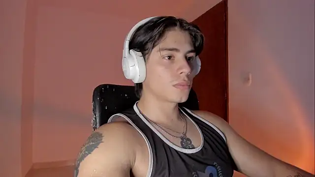 Giordano Russo online show from December 15, 2:41 am