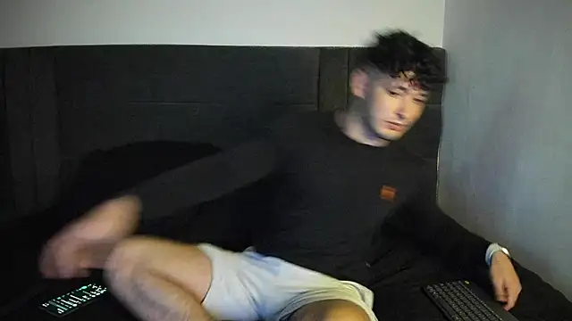 alejandro  2 online show from January 13, 1:32 am