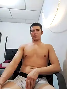 suckmydickbitch97 online show from December 18, 9:40 pm