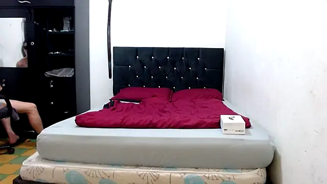 suckmydickbitch97 online show from December 13, 11:23 am