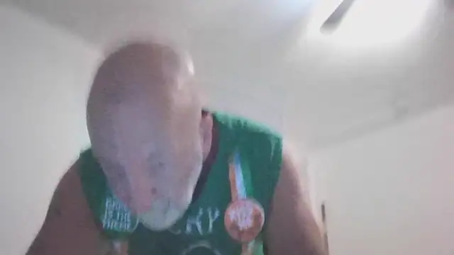 Snapshot of Yankeedave420 chatting on September 24, 8:29 pm Yankeedave420 online show from September 24, 8:29 pm