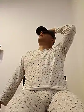 chicoguapo8 online show from October 9, 9:58 am