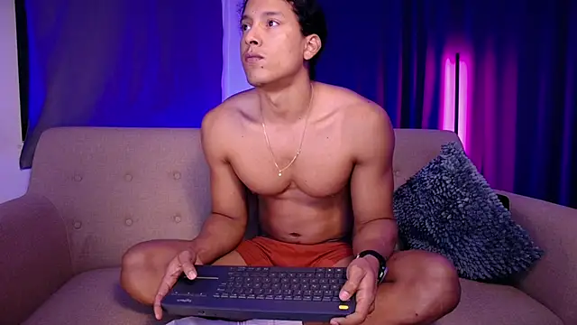 Liam V online show from November 20, 10:25 am