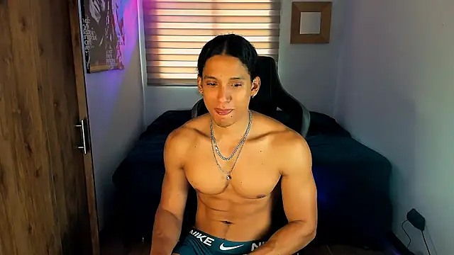 Snapshot of Liam_V chatting on February 8, 3:00 pm Liam V online show from February 8, 3:00 pm