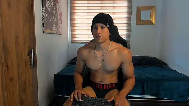 Snapshot of Liam_V chatting on December 2, 4:18 pm Liam V online show from December 2, 4:18 pm