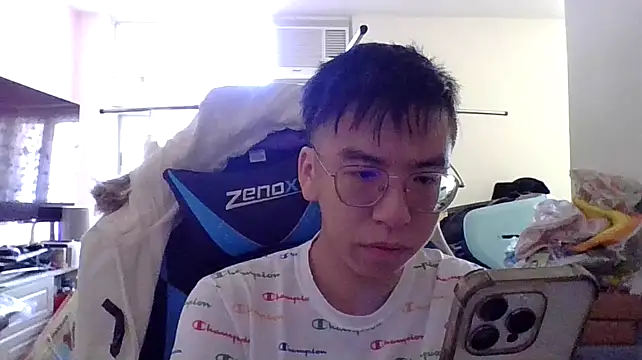 Snapshot of charlie_xdd chatting on January 12, 7:11 am charlie xdd online show from January 12, 7:11 am