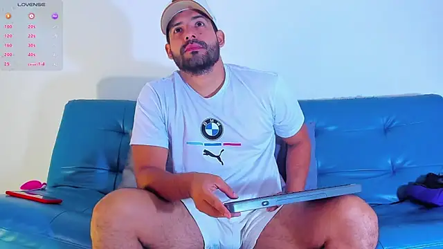 Snapshot of JorsMontero chatting on December 31, 2:03 pm JorsMontero online show from December 31, 2:03 pm