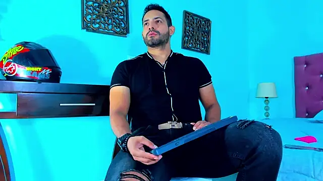 Snapshot of JorsMontero chatting on February 8, 12:39 pm JorsMontero online show from February 8, 12:39 pm
