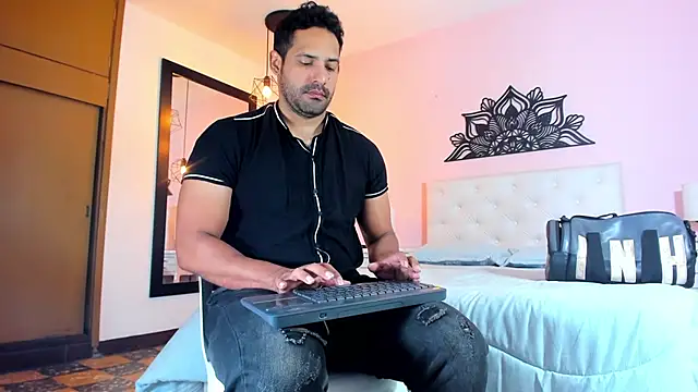 Snapshot of JorsMontero chatting on February 20, 12:47 pm JorsMontero online show from February 20, 12:47 pm