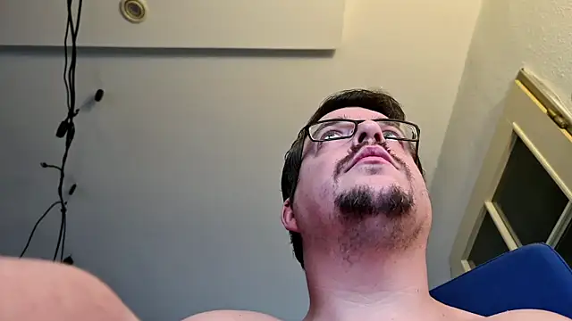 Raaziel online show from November 29, 6:04 am