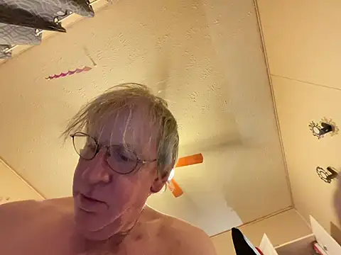 jck1m0t online show from February 28, 11:45 pm