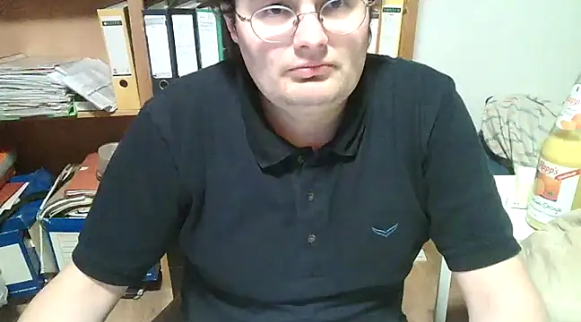 Snapshot of makau1 chatting on January 31, 11:56 pm makau1 online show from January 31, 11:56 pm