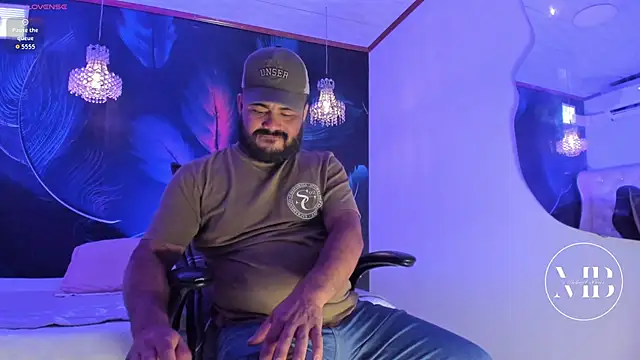 MichaelBear  online show from October 16, 2:03 pm