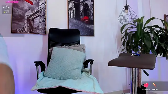 Sweet Alessandre online show from December 14, 7:57 pm