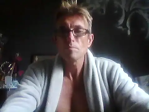 Snapshot of xykenrah@xh chatting on January 21, 9:28 am xykenrahxh online show from January 21, 9:28 am
