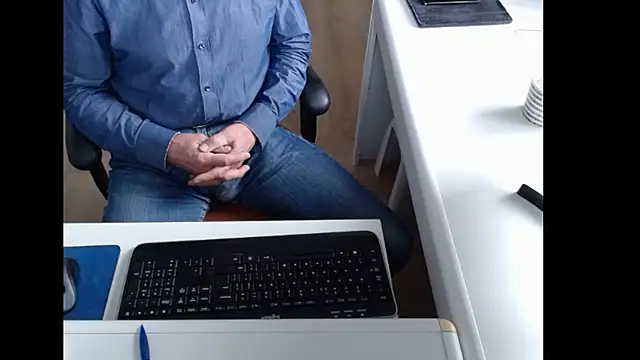 dutchpornking online show from October 16, 8:22 am