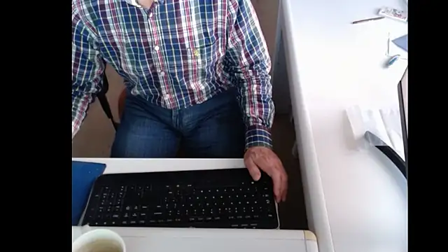 dutchpornking online show from December 3, 8:03 am