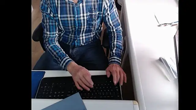 dutchpornking online show from December 4, 8:45 am