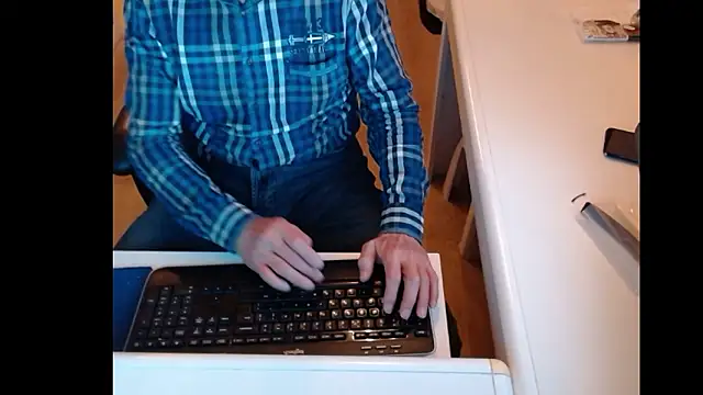 dutchpornking online show from December 5, 6:02 pm