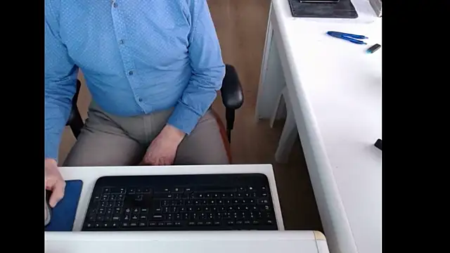 dutchpornking online show from January 13, 8:41 am