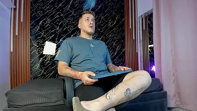 keane lee online show from December 15, 12:57 pm