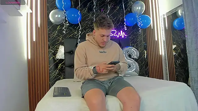 keane lee online show from October 8, 12:42 pm