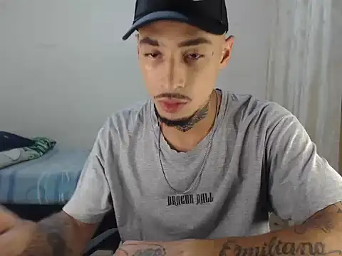emiliano hottt online show from October 3, 10:15 pm