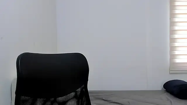 Justyn Torres online show from October 24, 1:57 pm