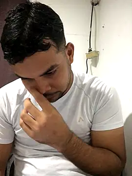 Snapshot of ElsecretodeBruno chatting on September 10, 1:59 am ElsecretodeBruno online show from September 10, 1:59 am